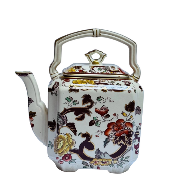Grey Gardens VIntage Mason's "Brown Velvet" kettle  close up view