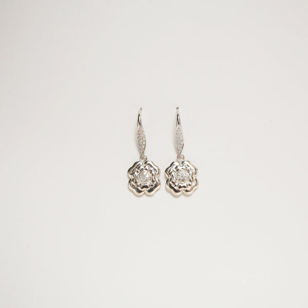 Grey Gardens diamond flower earrings - Grey Gardens